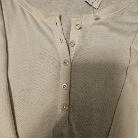 Old Navy Top NWT - Picture 2 of 8